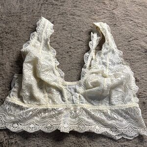 Cream Lace Bandeau with Scalloped Edges